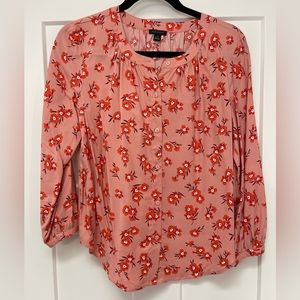 Dusty rose top with coral floral print. Mandarin collar. Lightweight fabric. XS